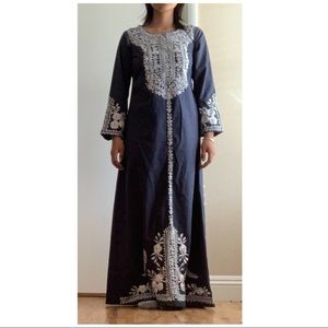 Embroidery dark navy long sleeve dress